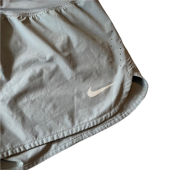 NIKE Women's 3" Eclipse Running Shorts Gray Medium Tie Waist Built In Underwear - Picture 4 of 9
